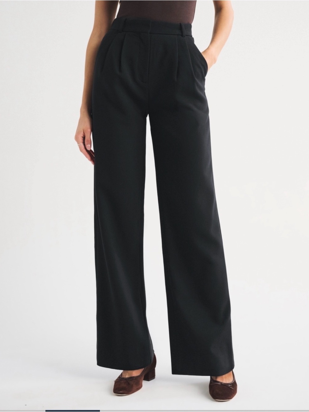 Abercrombie & Fitch Women's Black Wide-Leg Pleated Trousers